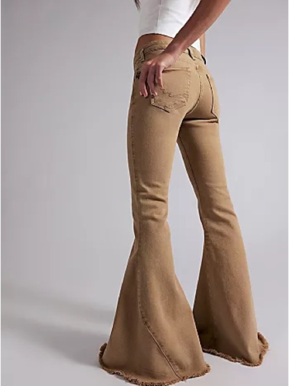 1496. FREE PEOPLE We The Free Emre Low-Rise Flare Jeans in Tannin Sz 25 NWT $98